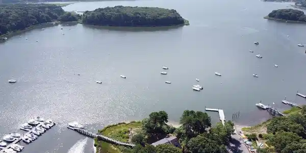 386 Mashpee Neck Rd