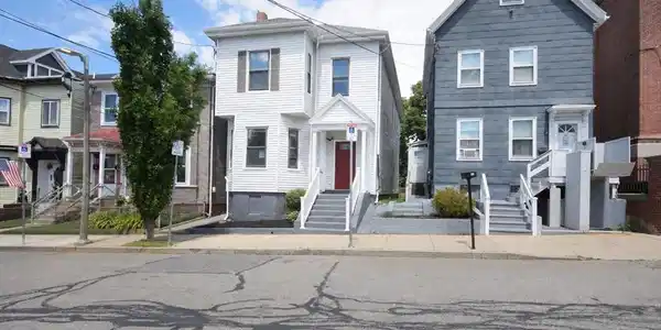 82 Horace St