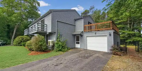 10 Holly Cir