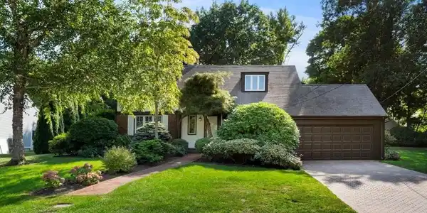 21 Gale Road