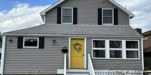 12 Mayflower Ave