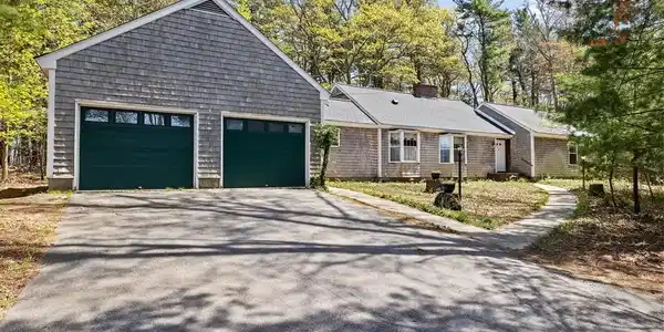 38 N Main St