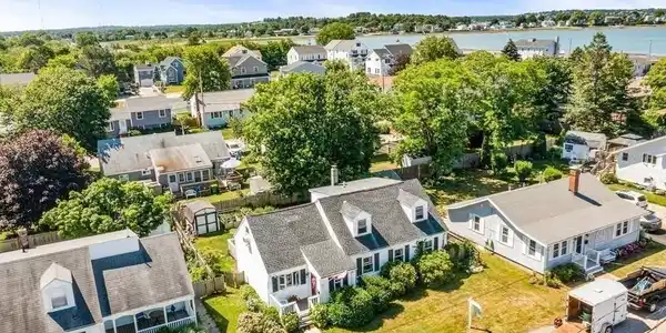 22 Touraine Ave
