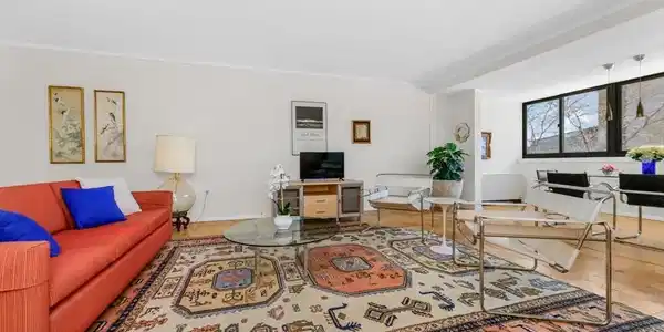6 Whittier Place