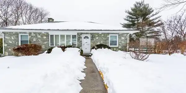 53 Lindsey Ln