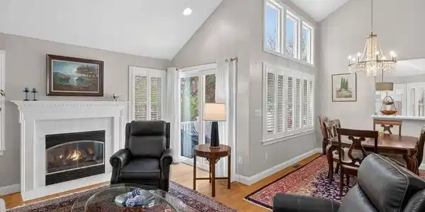 5 Sampson Commons