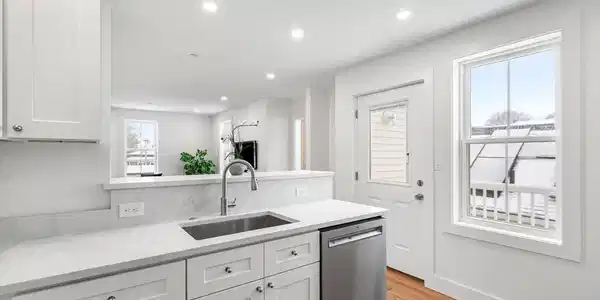 6 Lathrop Street