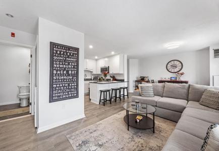 100 Marina Dr