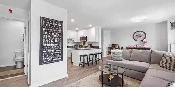 100 Marina Dr