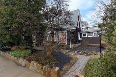 109 Hale St
