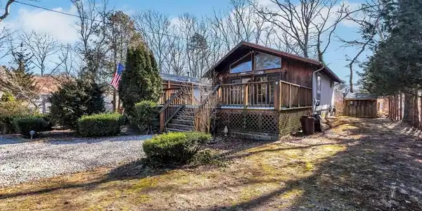 27 Suncrest Dr