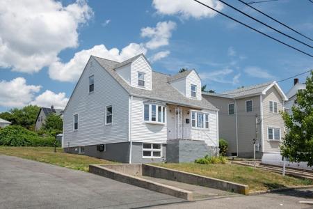 185 Suffolk Ave