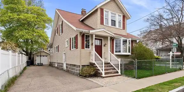 69 Bromfield St