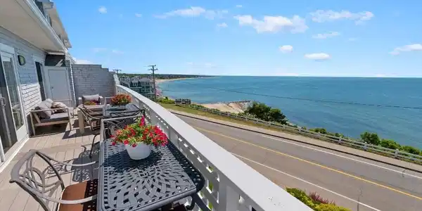 2 Quinapoxet Ave