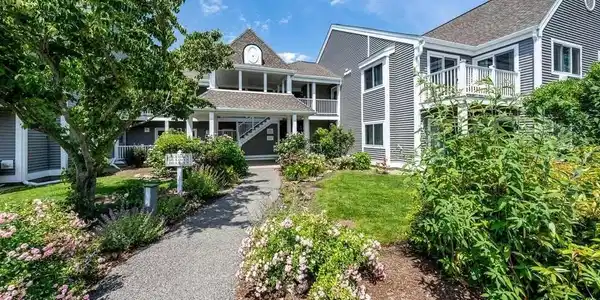 100 Fletcher Ln