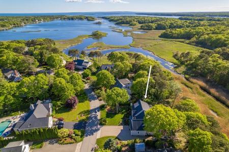 35 Bayshore Dr