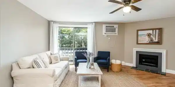 825 W Main St