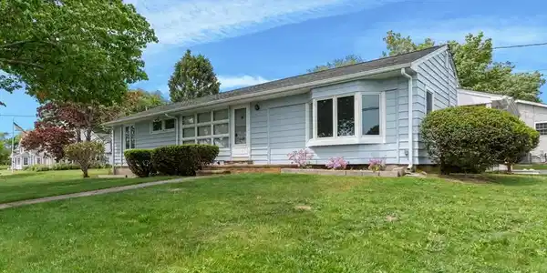 821 Pearse Rd