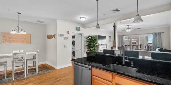233 Beach Rd