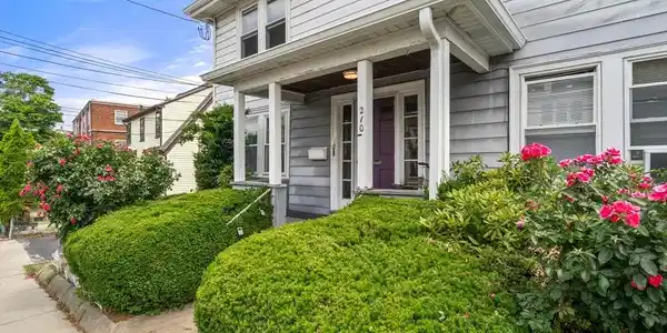 210 Newbury Ave