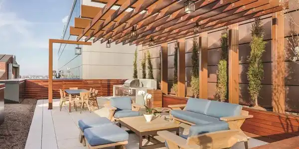 100 Lovejoy Wharf