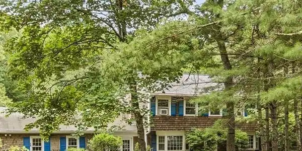 18 Constitution Dr