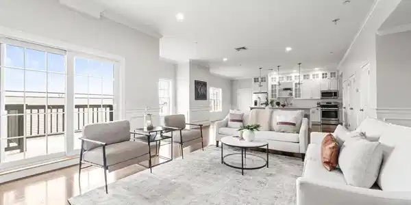 823 East 6th
