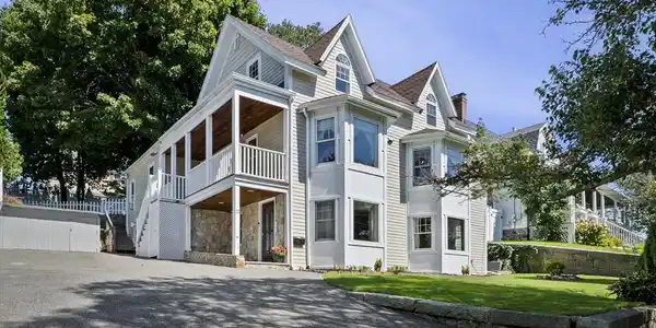 22-24 Rockland St