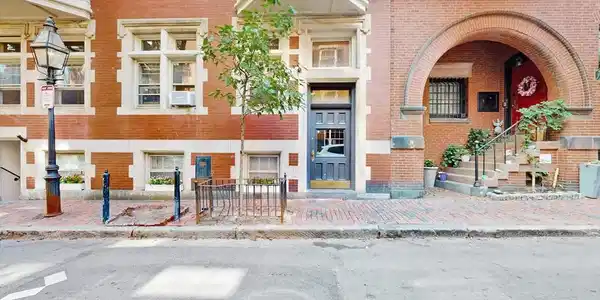30 Pinckney St