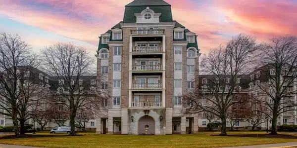 100 Marina Dr.
