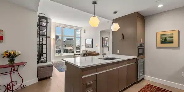 100 Lovejoy Wharf