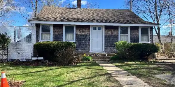 105R Main St