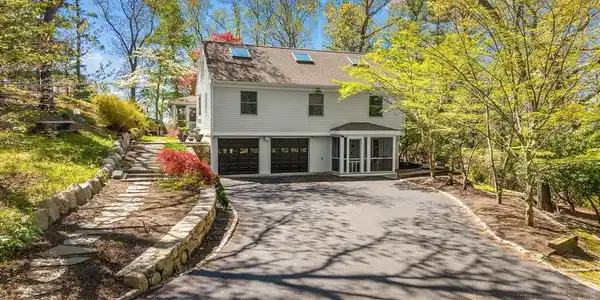 156 Duck Hill Rd
