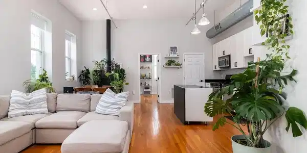 960 Broadway