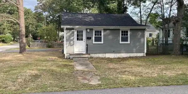 13 Fir St