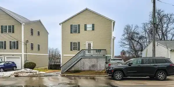 318 Crescent St