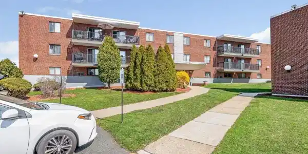 300 Governors Dr