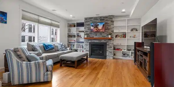 350 West 2nd St