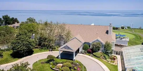 56 Westcliff Dr