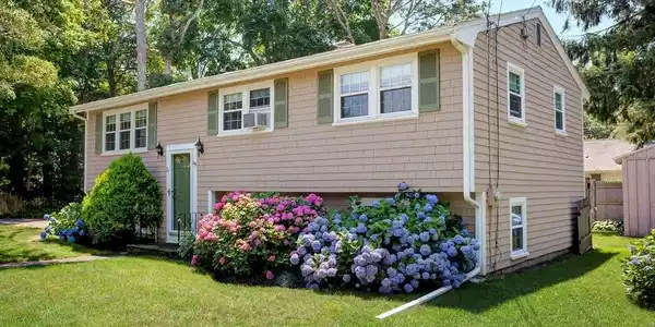 24 Wyman Ave