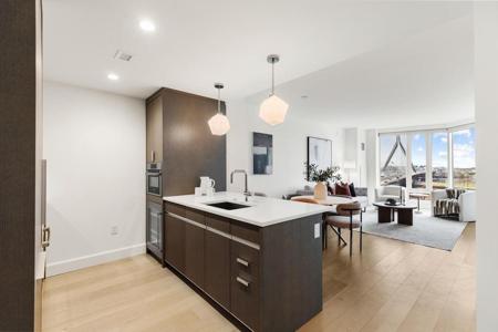 100 Lovejoy Wharf