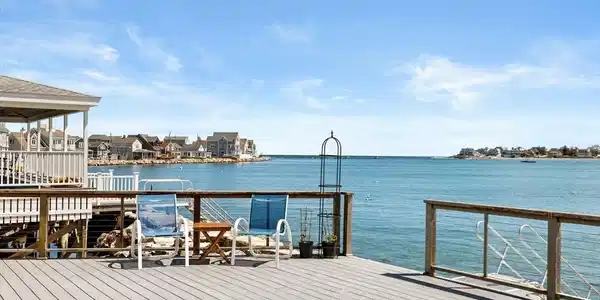 30 Lighthouse Rd