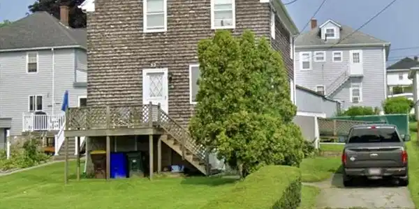 32 Woodstock St