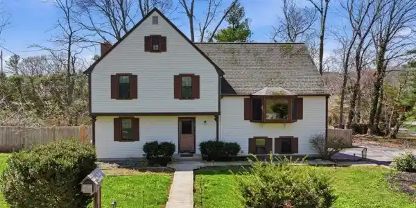 8 Three Ring Rd