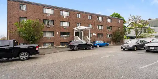 44 Lafayette Ave