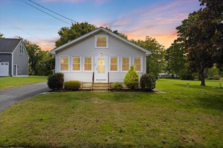 52 Calef Ave