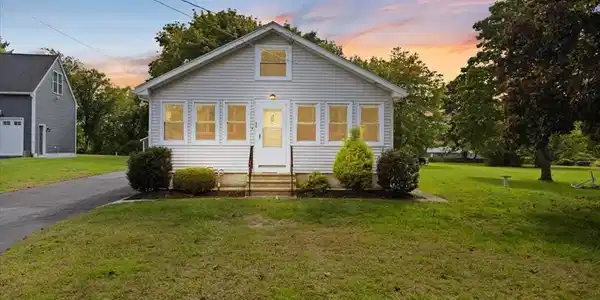 52 Calef Ave