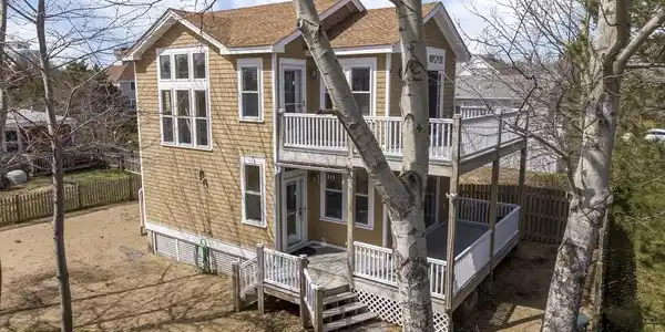 16 Harvard Way