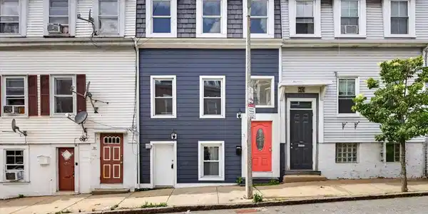 32 Eutaw St