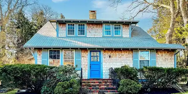 70 Tashmoo Ave